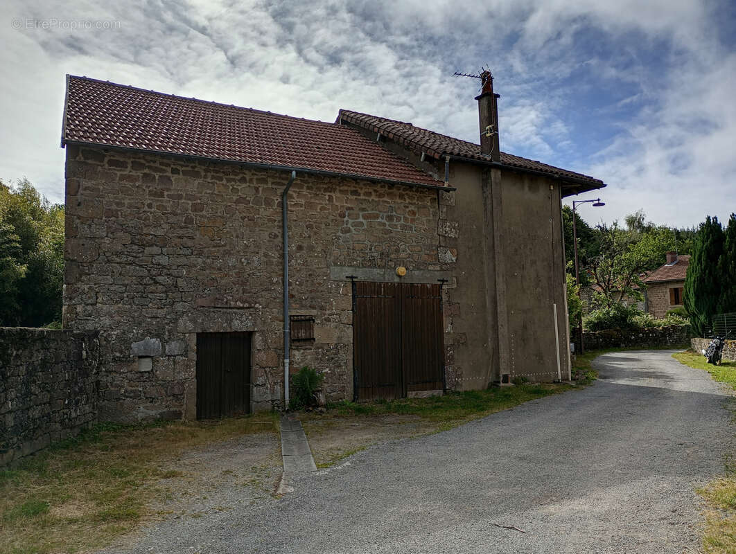 Maison de village de 60m2 sur 265 m2 de terrain - photo 2