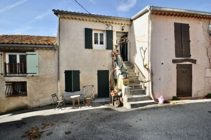 Dpt Alpes de Haute Provence (04), à vendre proche Saint André les Alpes Maison de village rénovée 3 pièces et cave - photo 2