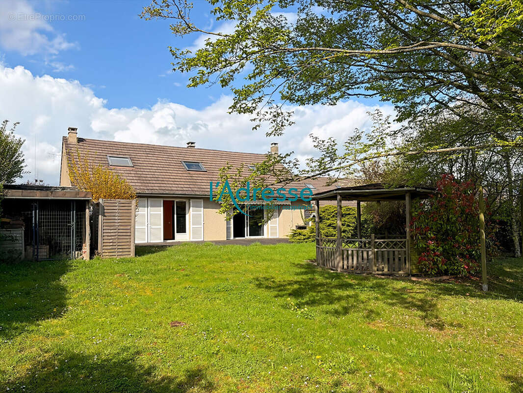 Maison à OINVILLE-SUR-MONTCIENT