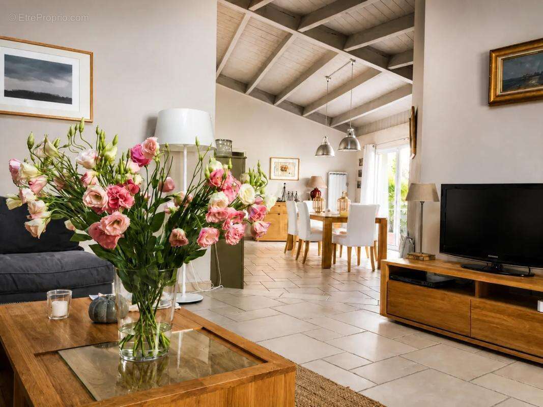 Maison de 5 pièces de 113 m² à Saint-Clément-des-Baleines - photo 2