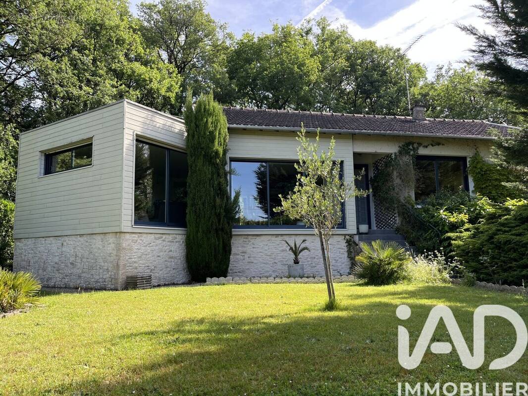 Photo 1 - Maison à MIGNALOUX-BEAUVOIR