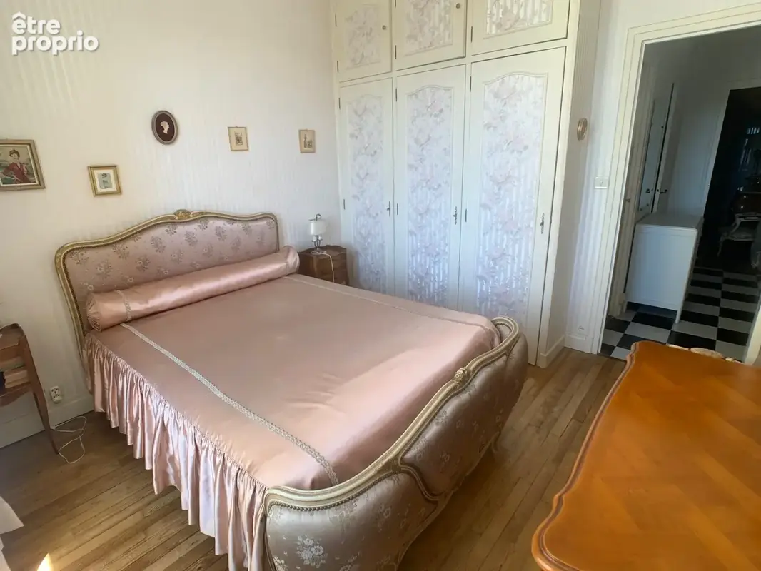 Appartement hyper centre Montluçon T5, 3 chambres, avec cave et parking couvert privé - photo 7