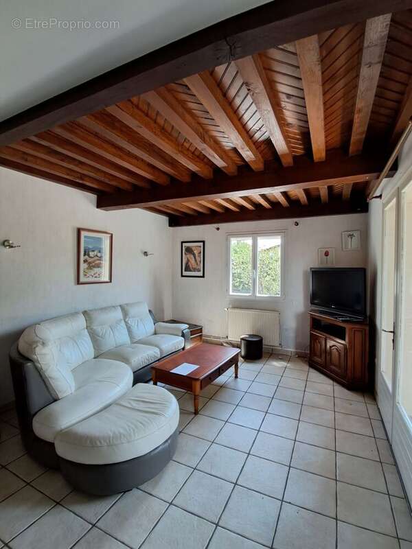 Maison à MARINGUES