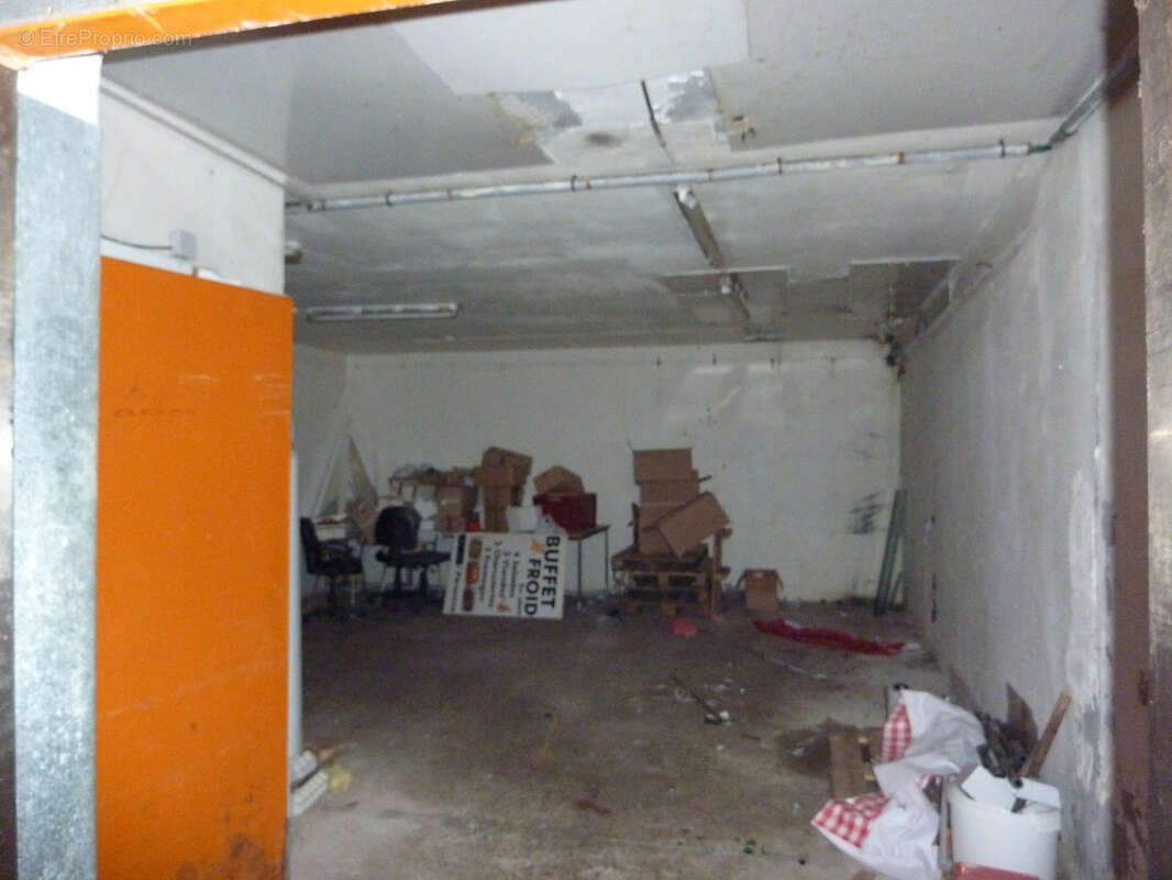 Commerce à MIRECOURT