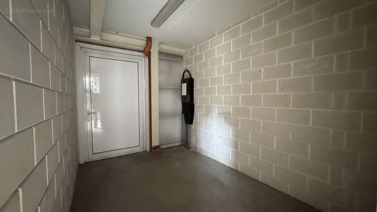 Commerce à SUNDHOUSE