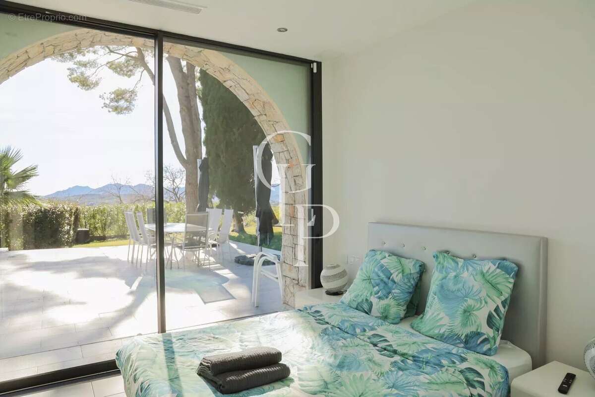 Maison à MOUGINS
