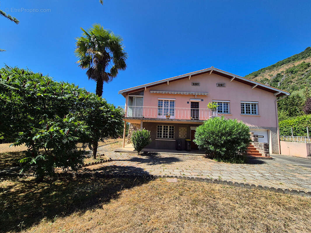 Maison Foix 5 pièce(s) 134 m2 carrez sur terrain de 2152 m² - photo 2