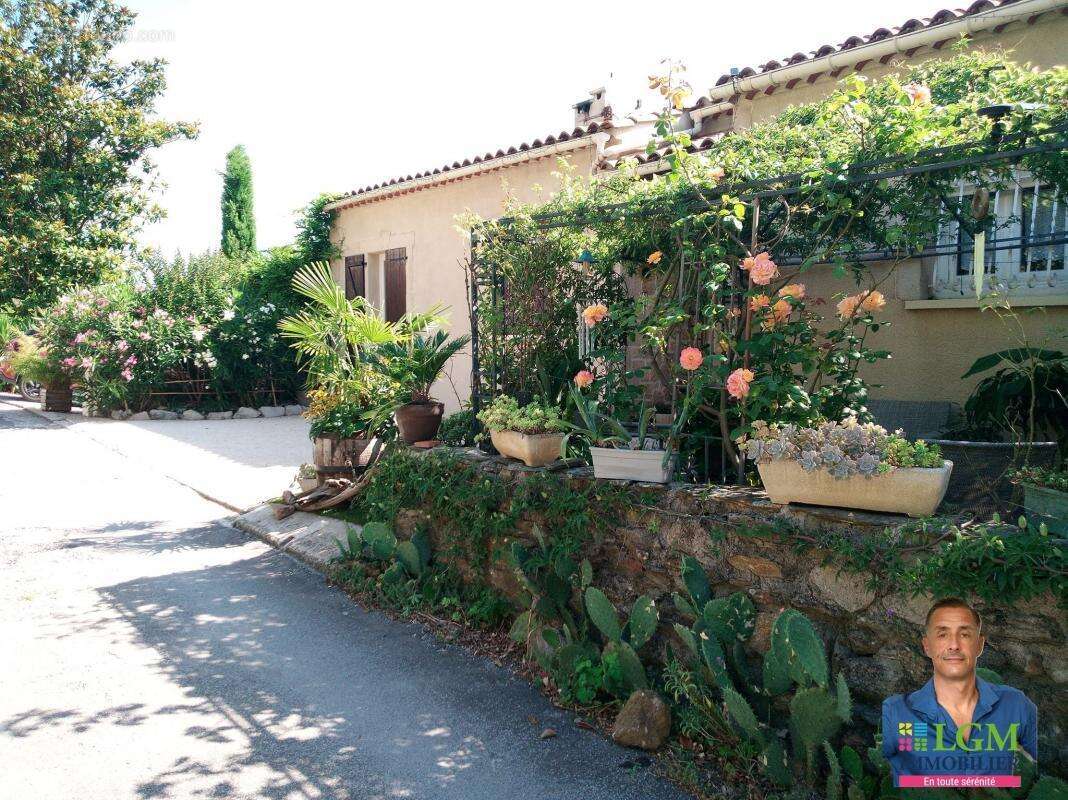 Maison à LA VERNAREDE