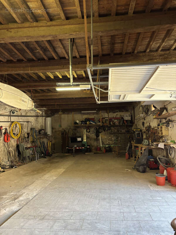 Maison avec 2 appartements, garage et entrepot - photo 10