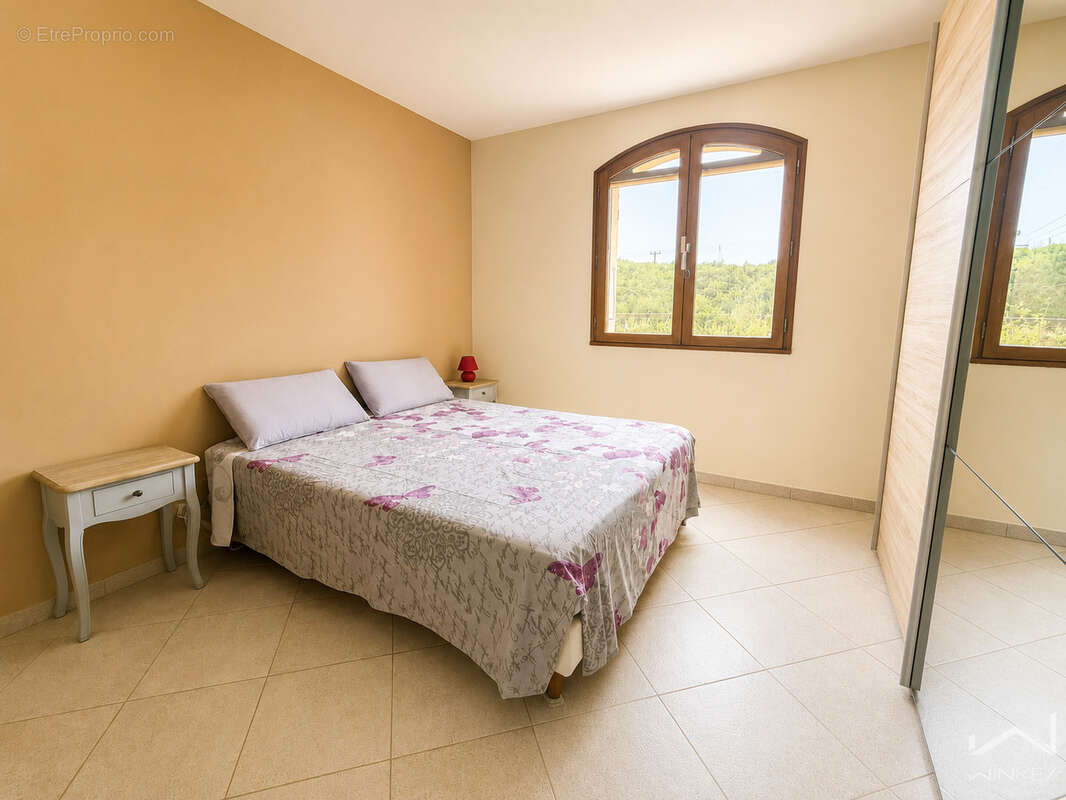 EXCLUSIVITE : MAISON à St-Alexandre (30) -  158 M2 - 3 chambres - 1 bureau - 2 garages - 1 atelier - Terrain 1 - photo 11