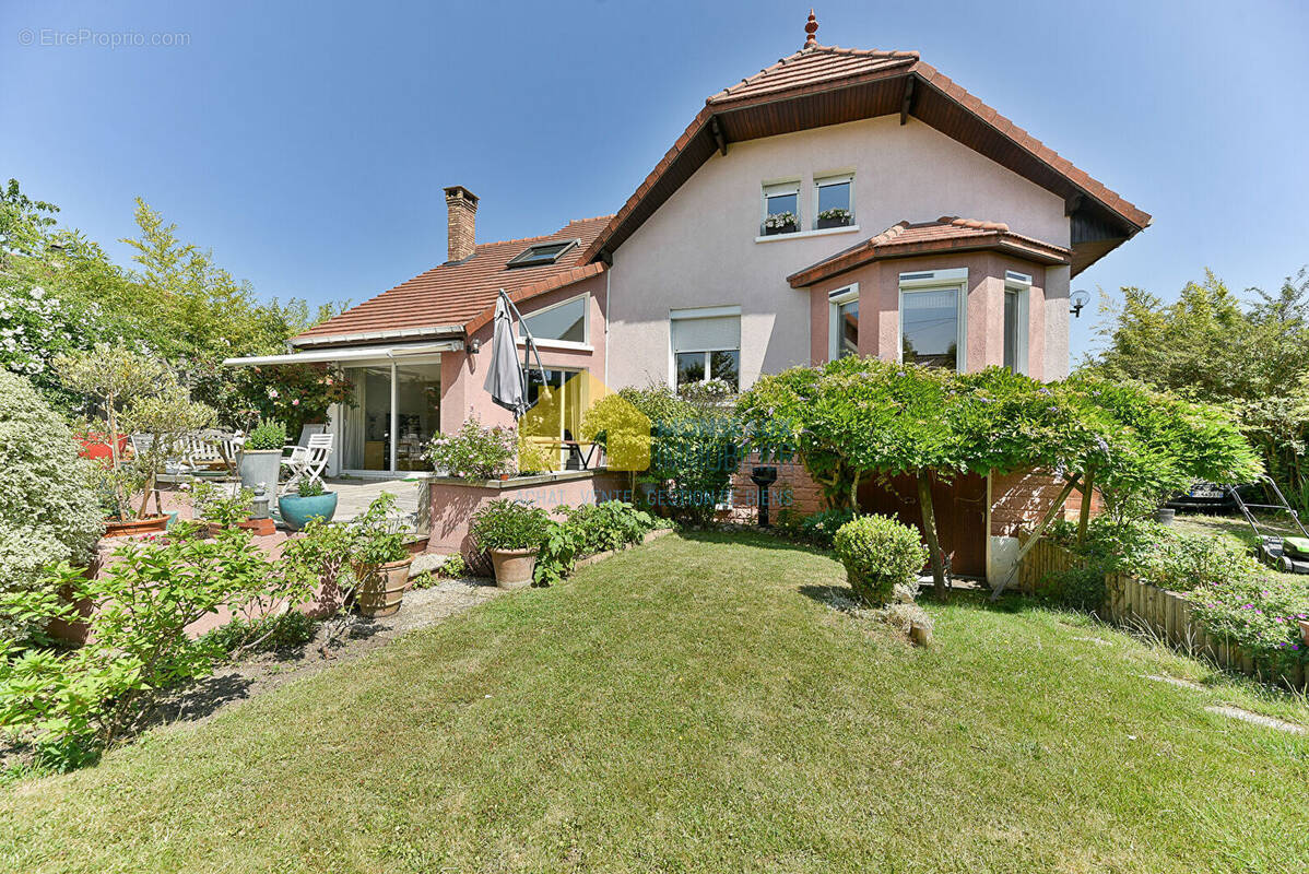 Maison à VIRY-CHATILLON