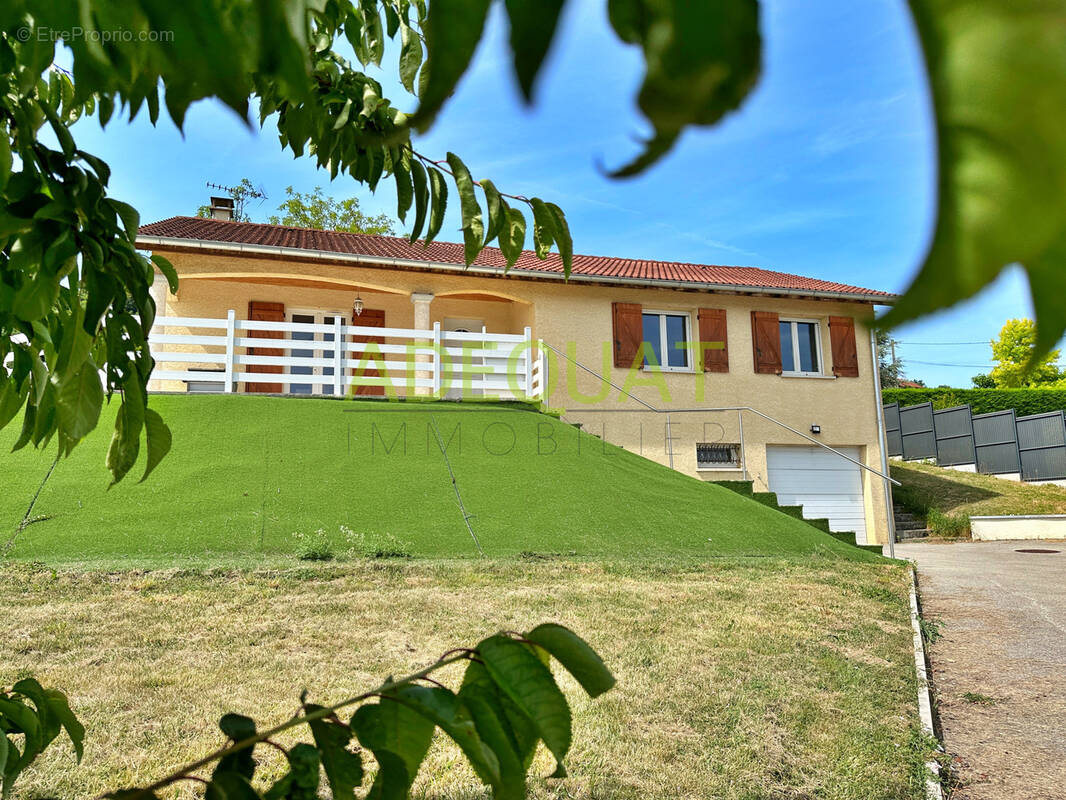 Cessieu - maison t4 + ss sol - photo 1