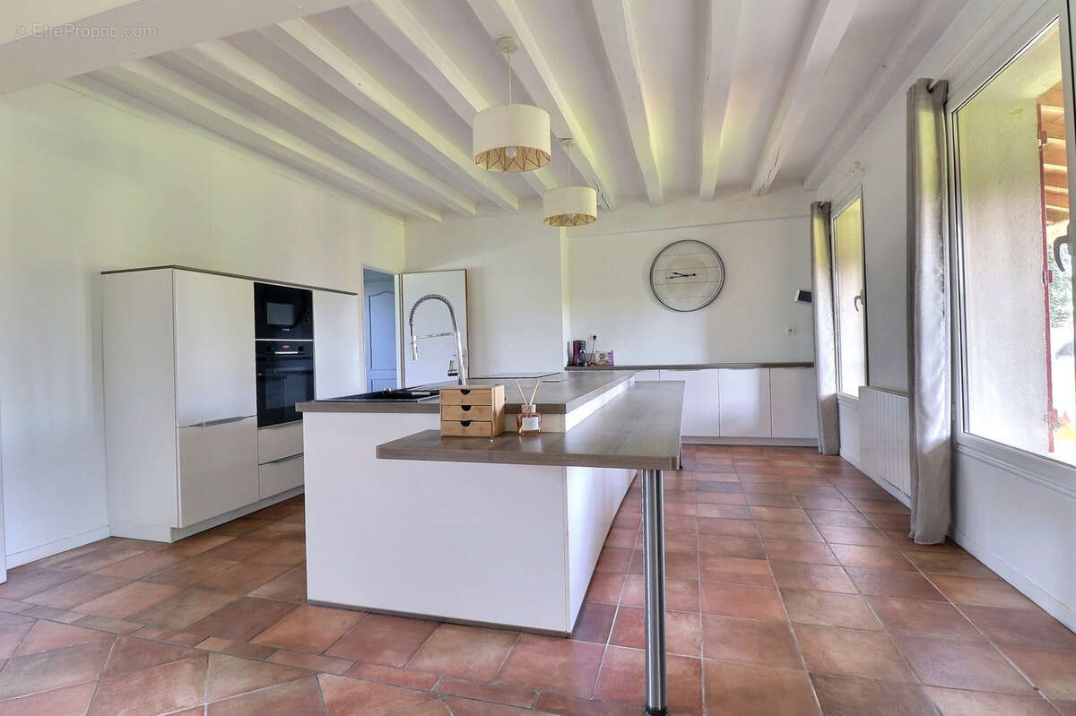 Maison à SAINT-MARTIN-DE-SESCAS