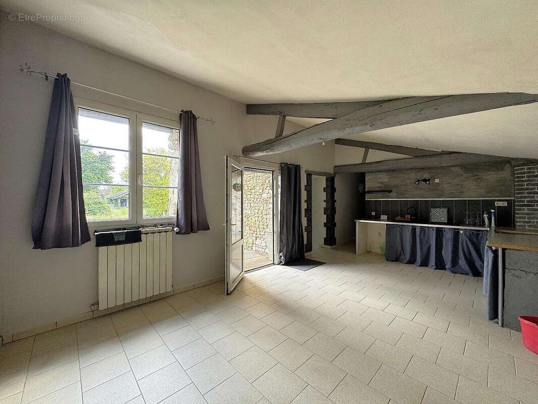   - Maison à SAINT-JACQUES-DE-THOUARS