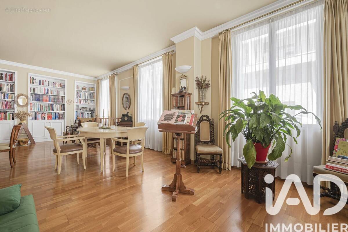 Photo 1 - Appartement à PARIS-14E
