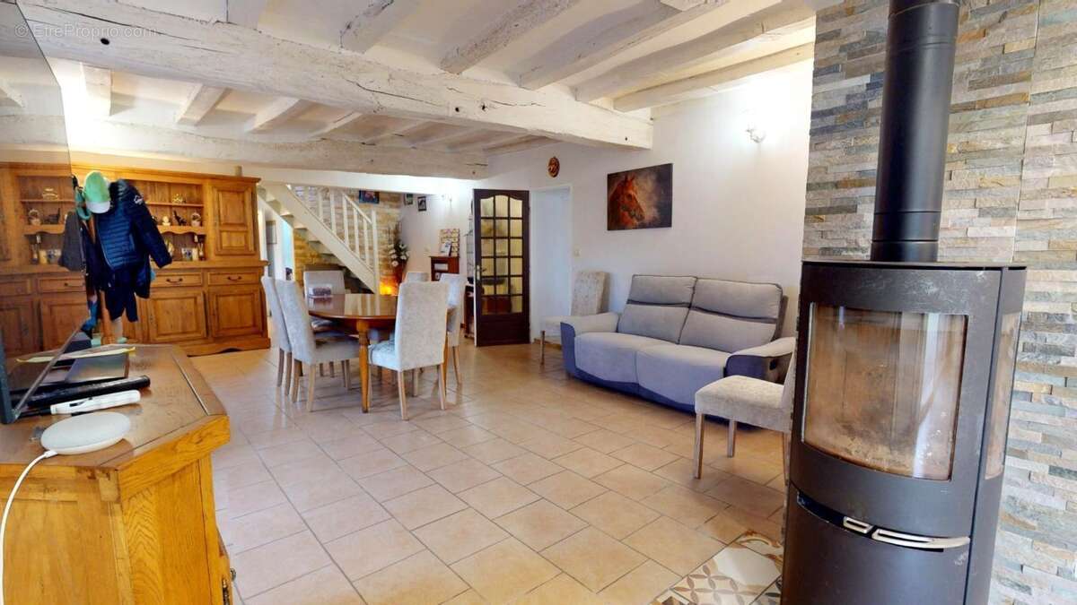 Ferme sur 30 ha avec longere et dependance - photo 4