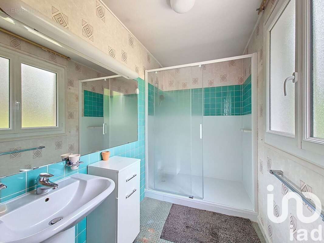 Photo 9 - Maison à LE MESNIL-SAINT-DENIS