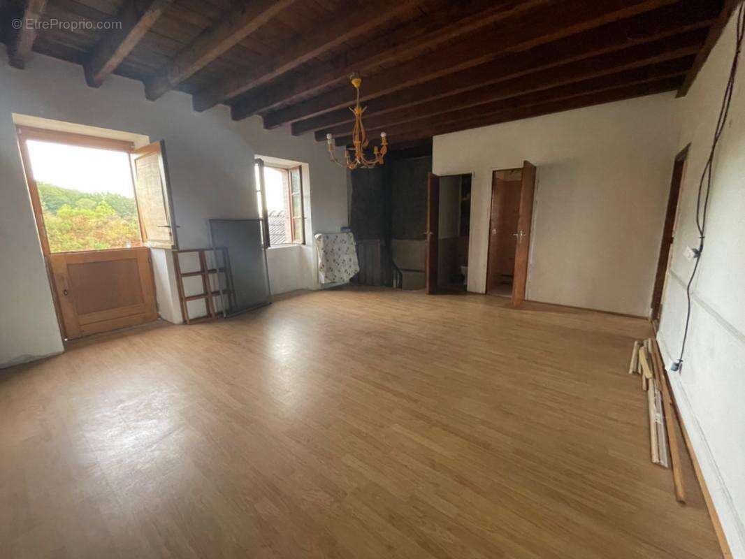 Maison de village 124m2  JOUILLAT (23) - photo 4