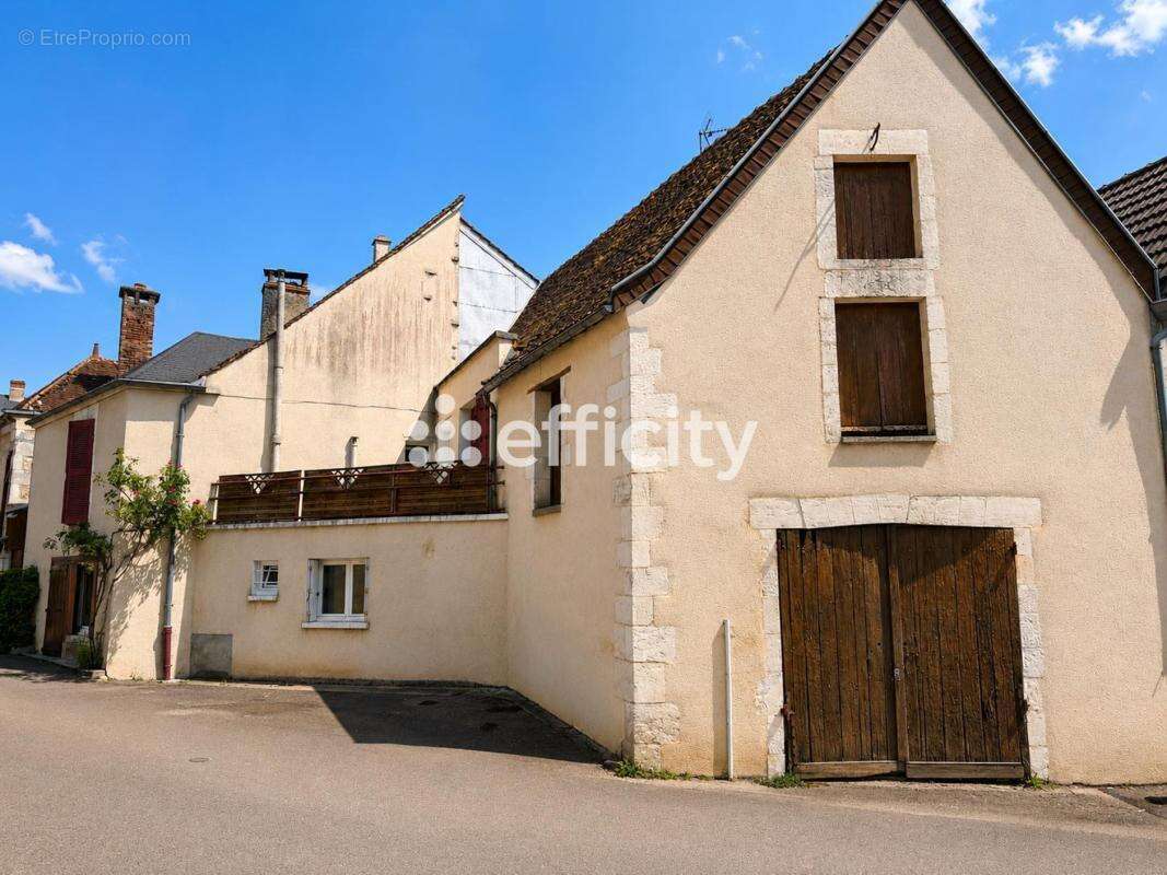 Maison 112 m² à Saint-Bris-Le-Vineux  - photo 2