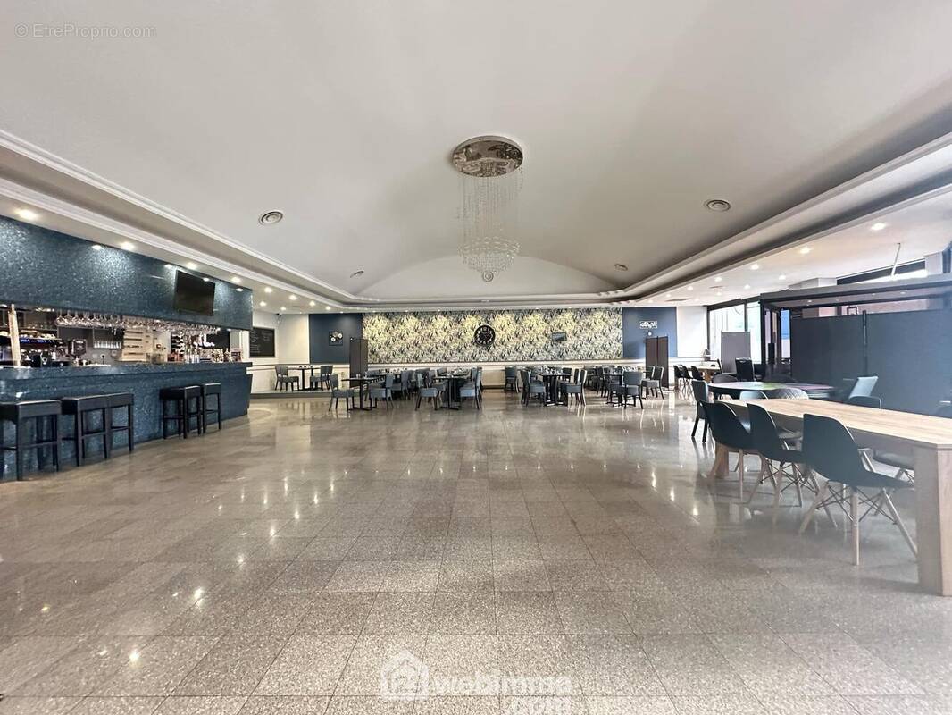 Une salle de réception de 203 m² - Commerce à LAON