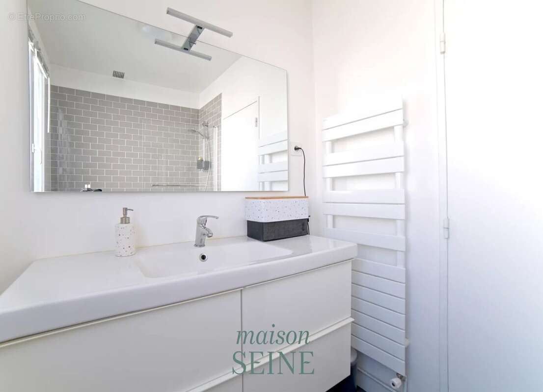 Appartement à NEUILLY-SUR-SEINE