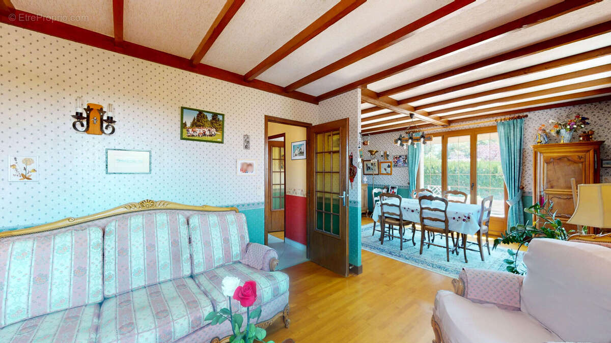 Montfaucon - Maison de 6 pièces - 147 m2 avec sous-sol complet - photo 4