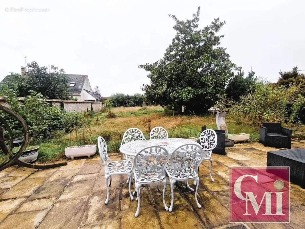 Maison ancienne avec grand terrain ! - photo 3