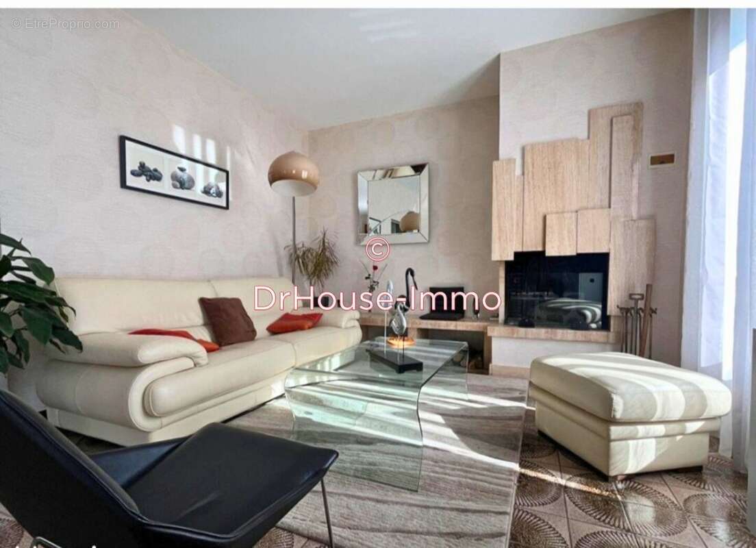 Maison à FLEURY-LES-AUBRAIS