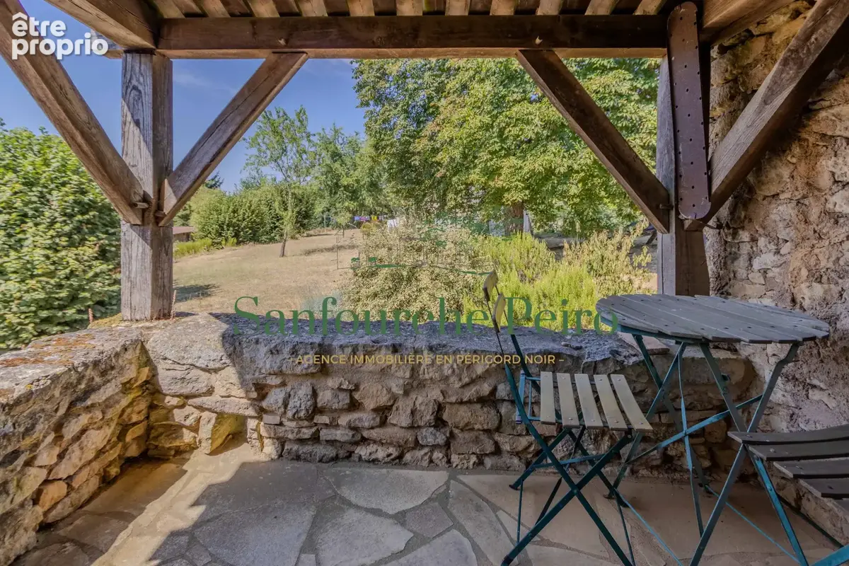 A 25 km à l'ouest de Sarlat et 7 km de St Cyprien - photo 21