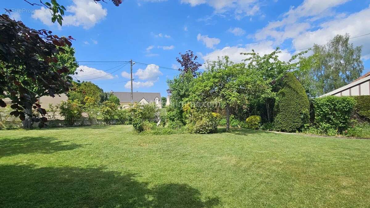 Maison à EMIEVILLE