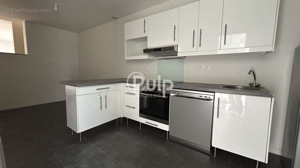 Immeuble de rapport comprenant 1T4 et 1T2 + sur 500m² - photo 3