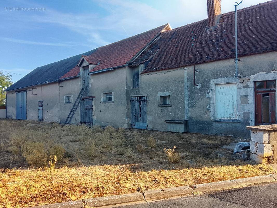 Maison à POULIGNY-SAINT-PIERRE