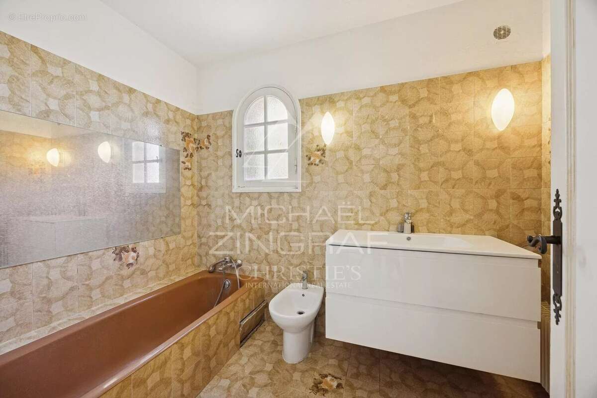 Maison à MANDELIEU-LA-NAPOULE