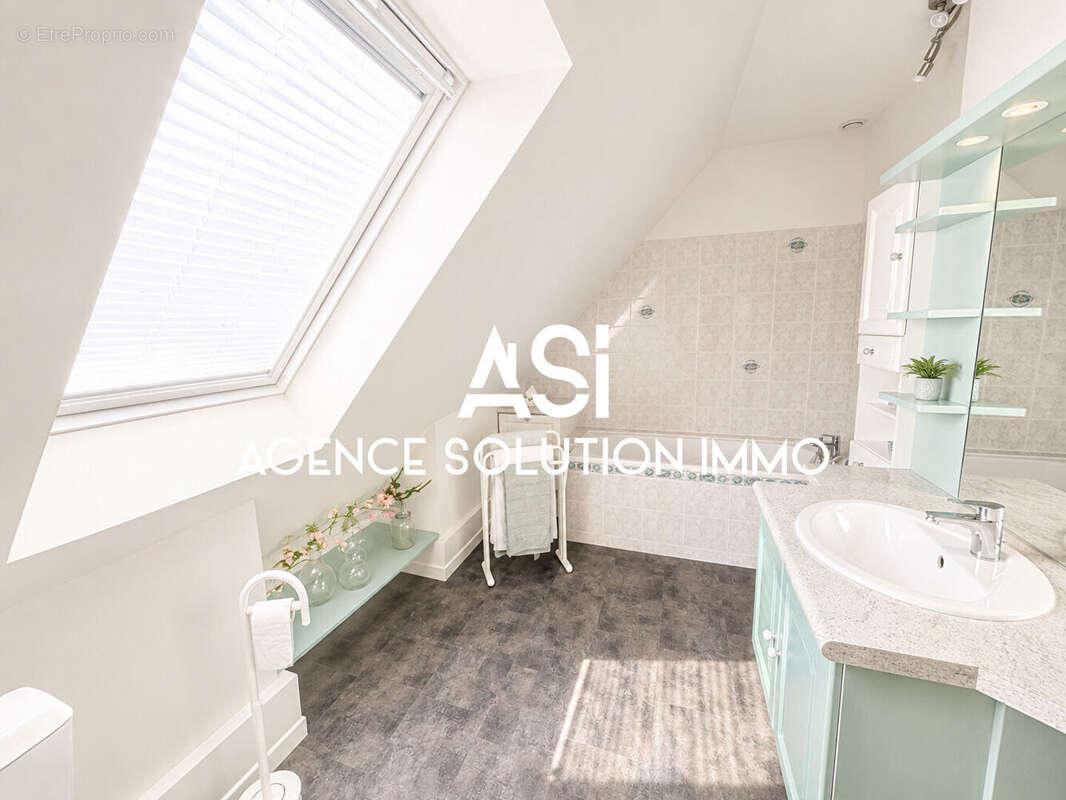 Maison Bonchamp Les Laval - photo 9