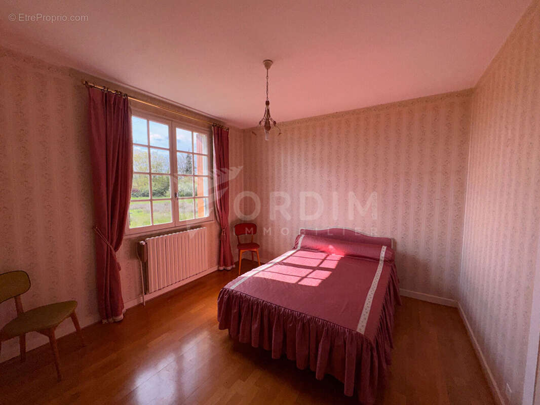 Pavillon 3 chambres sur 2238 m² de terrain. - photo 7