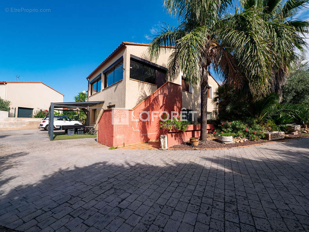 Maison à SAINT-GENIS-DES-FONTAINES