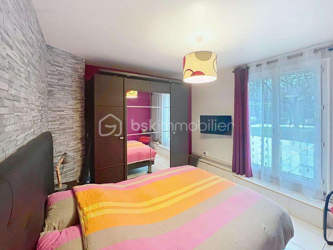 Maison à VIGNEUX-SUR-SEINE