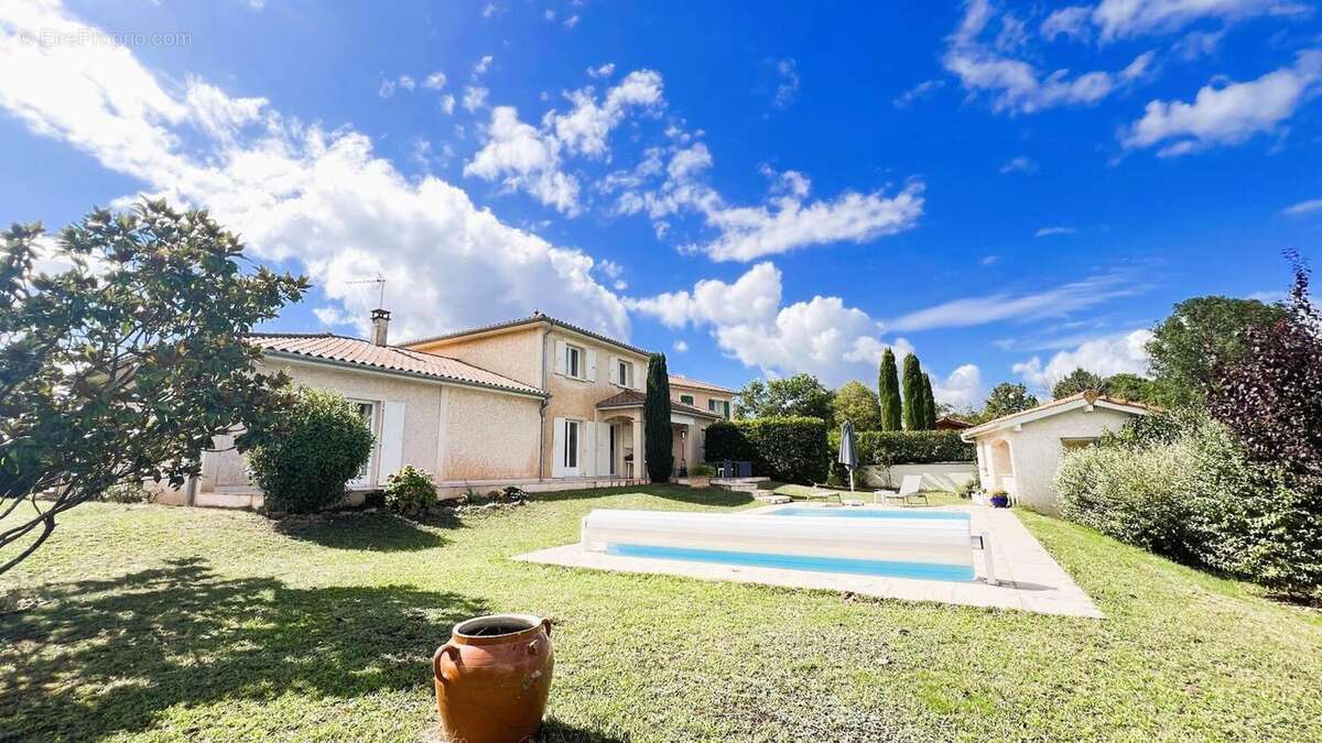 Photo 3 - Maison à LA TOUR-DE-SALVAGNY