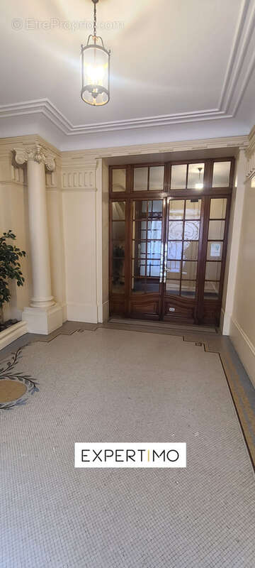 Appartement à NEUILLY-SUR-SEINE