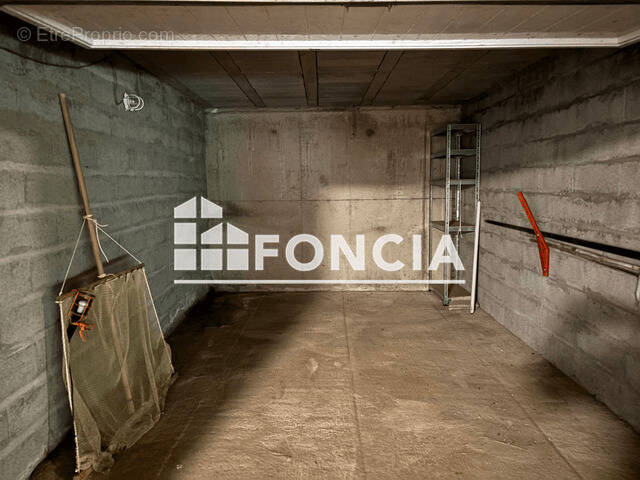 Parking à SAINT-HILAIRE-DE-RIEZ