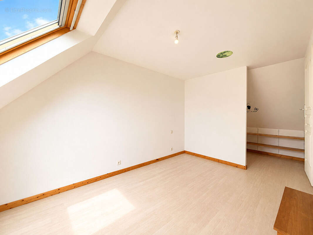 A vendre - Maison Plougonven 80 m2 4 pièces - photo 7