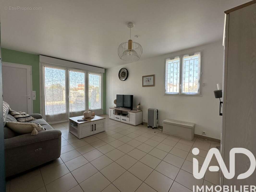 Photo 2 - Maison à BIAS