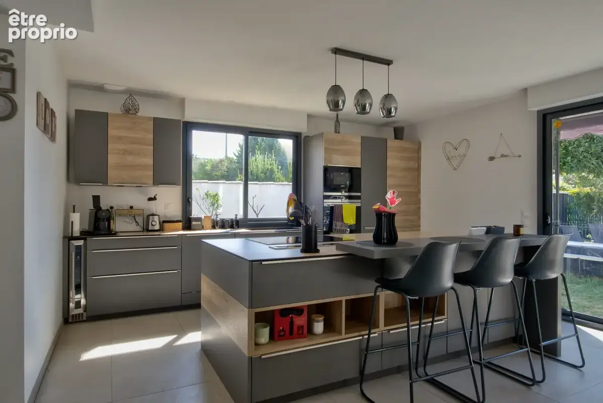 LA MÈDE   Maison récente de plain-pied avec piscine et belles prestations - photo 7