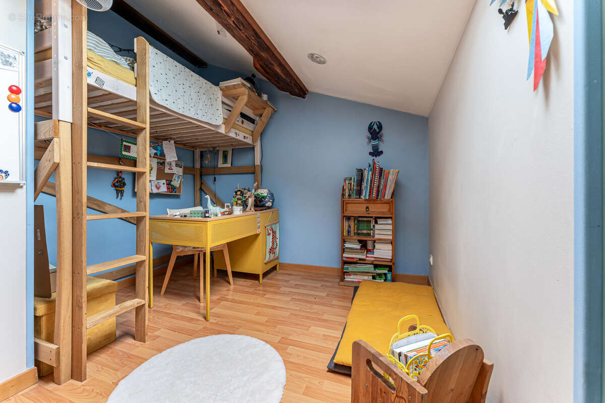 Maison à NEUVILLE-SUR-SAONE