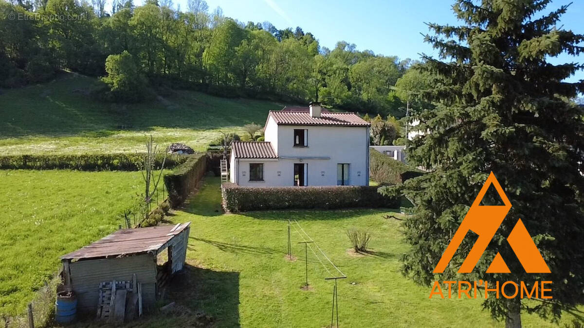 Maison à VEZAC