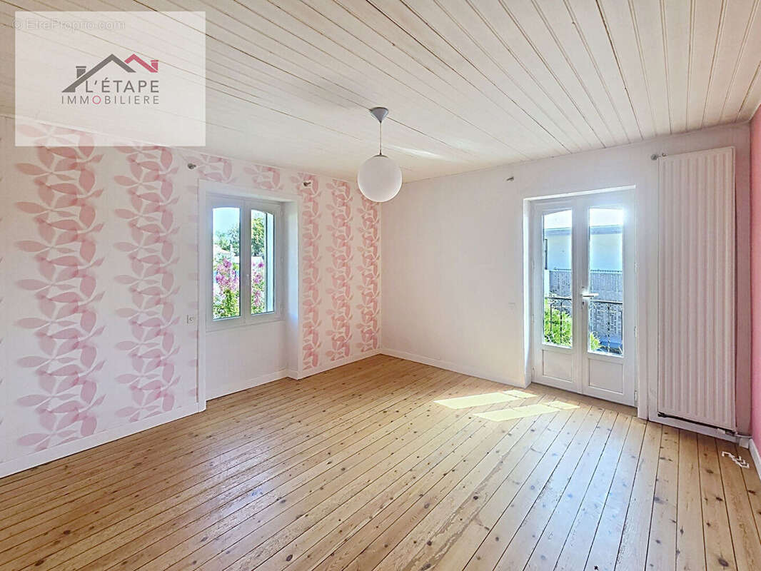 Venansault - Grande maison familiale de 190 m² au coeur du bourg - photo 6