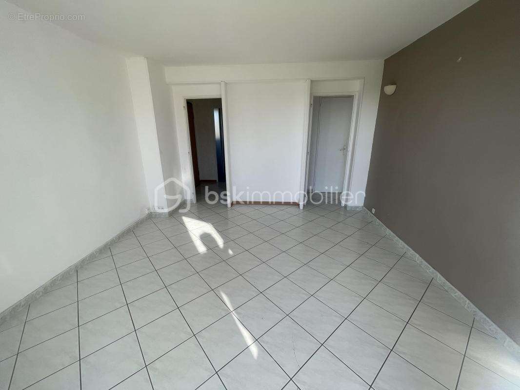 Appartement à MAINVILLIERS