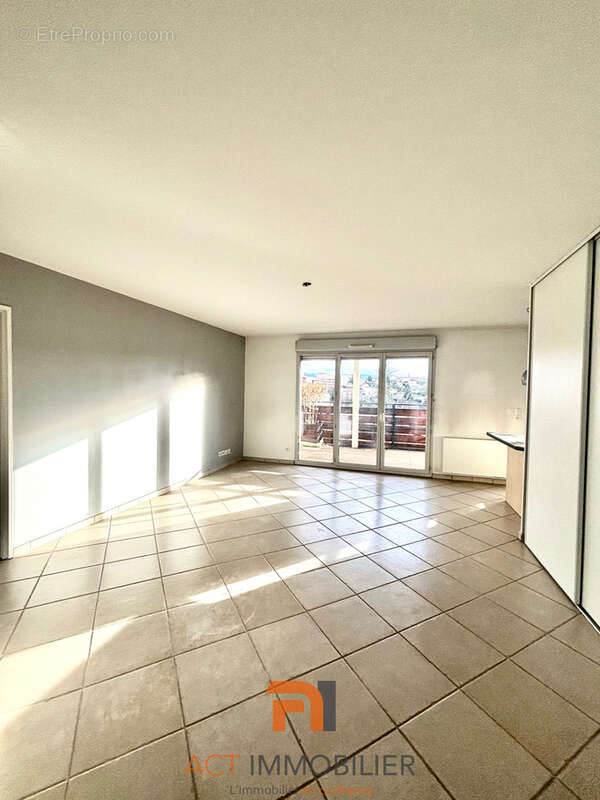 Appartement à L'ARBRESLE