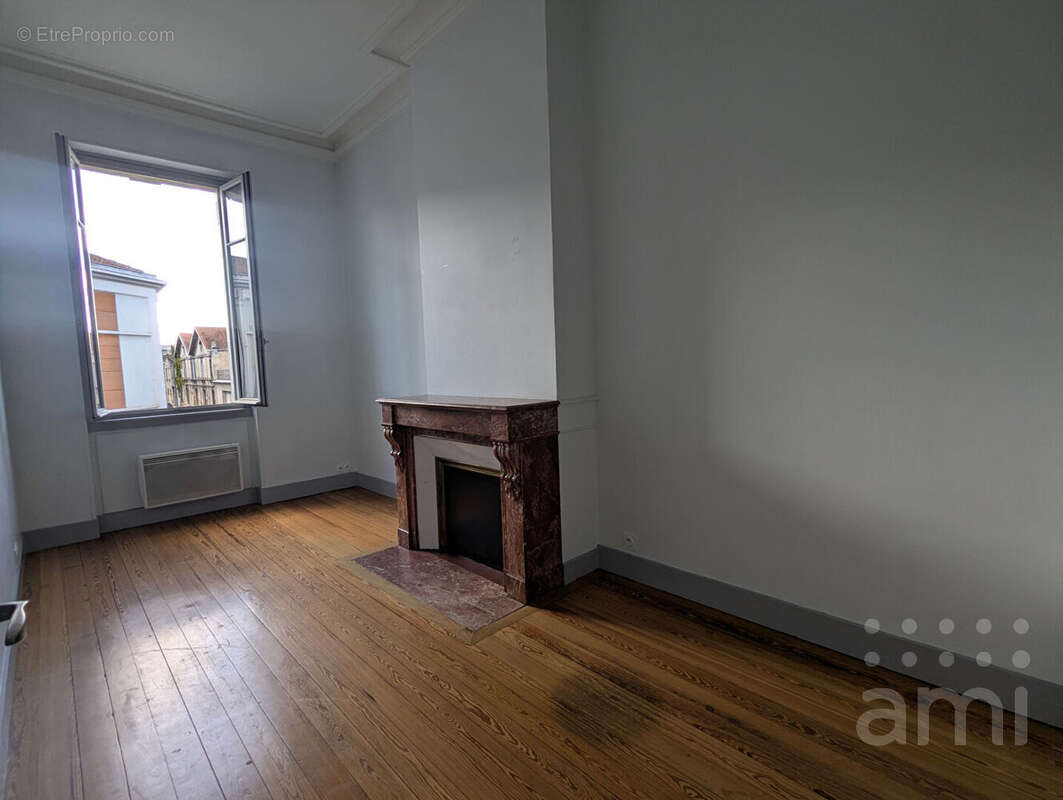 Appartement à BORDEAUX