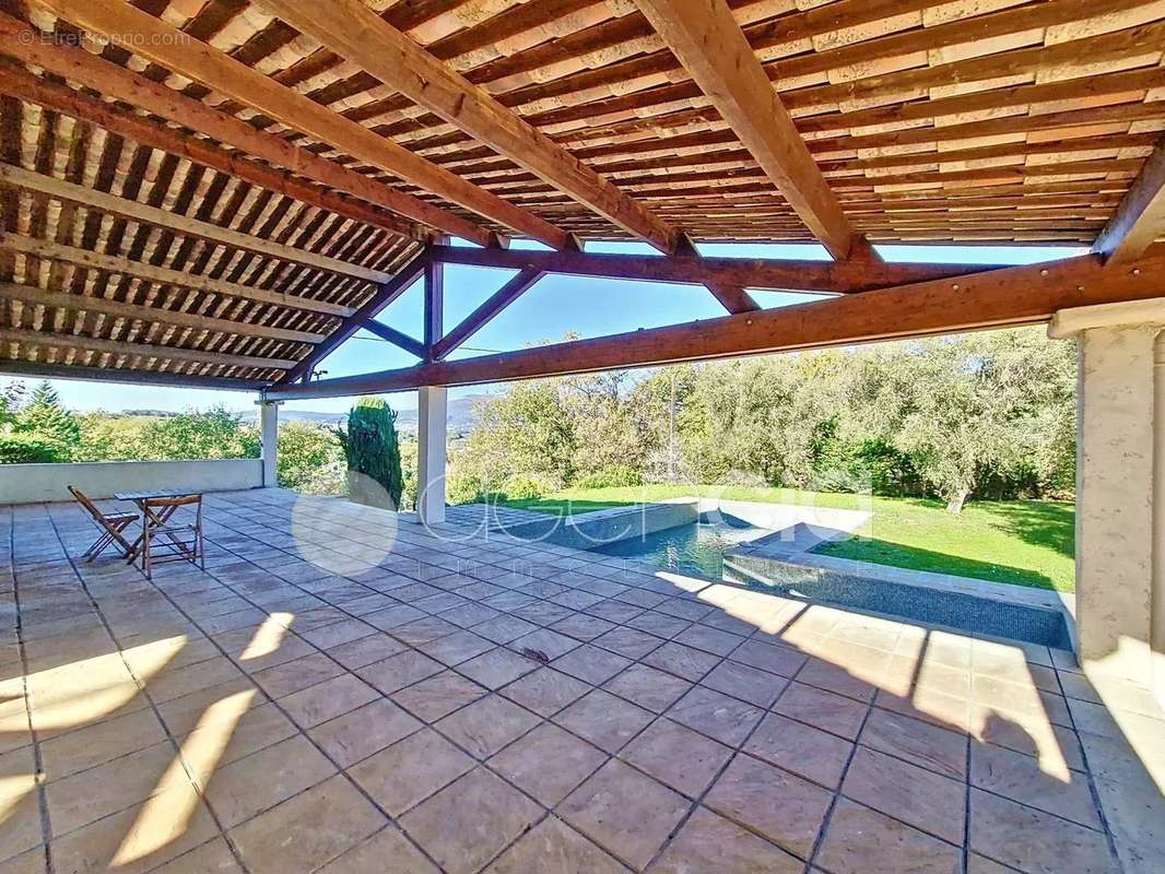 Appartement à VALBONNE